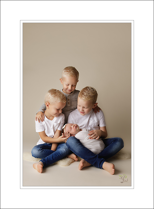 Best Puyallup baby photographer